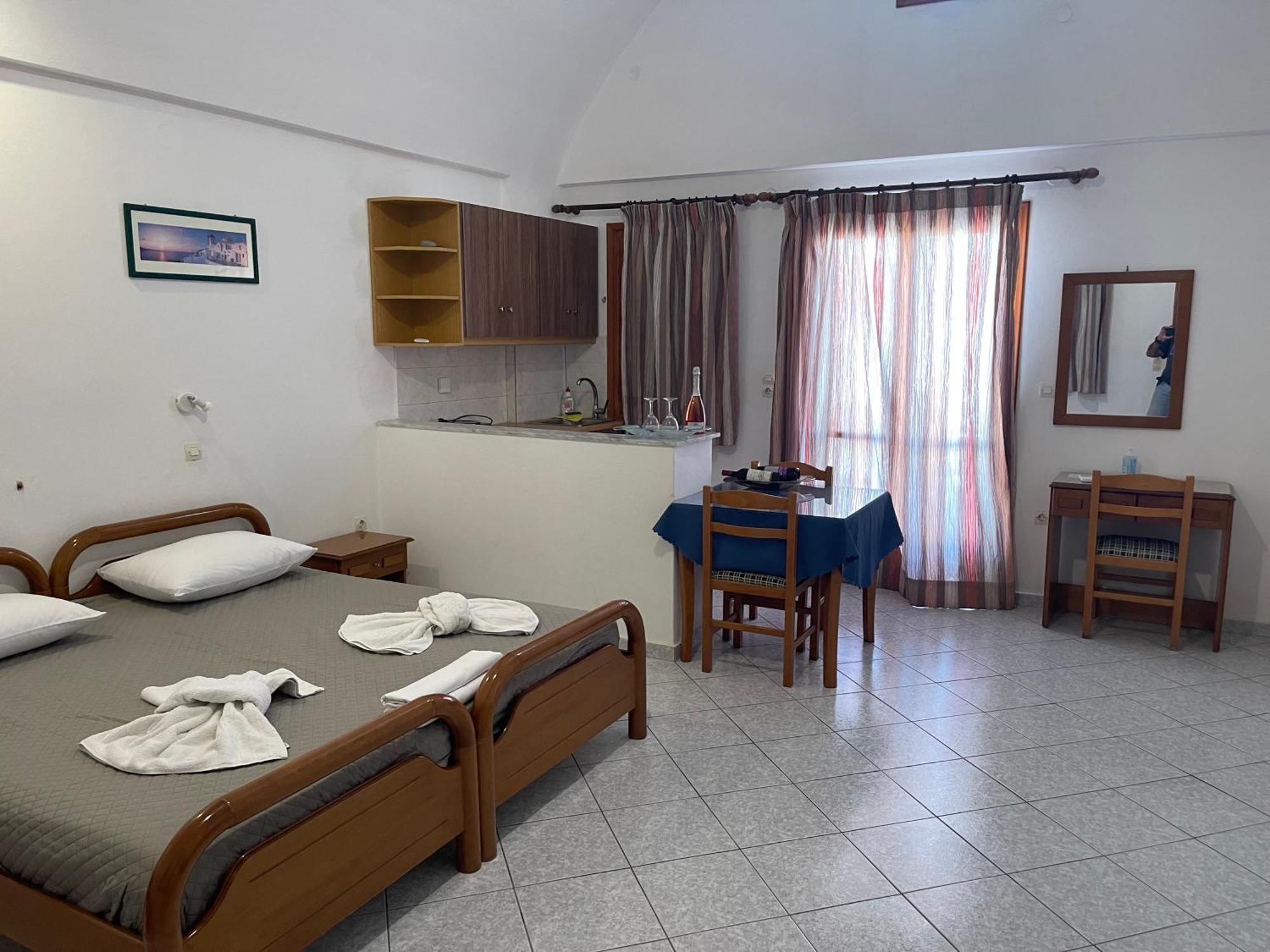 Tarelis Apartments & Studios Kamári Kültér fotó